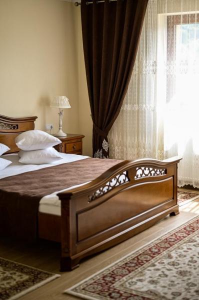 Pension RESTAURANT CASA BARSAN from Barsana, Maramureș picture 3