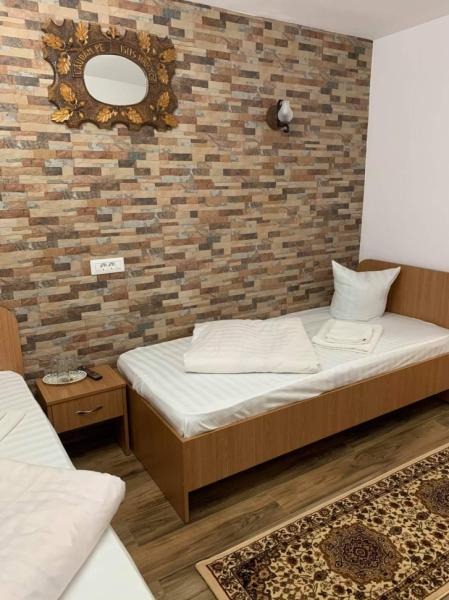 Pension PENSIUNEA SUB CETATE LA MATEI from Oncesti, Maramureș picture 12