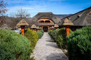 Pension PENSIUNEA SUB CETATE LA MATEI from Oncesti, Maramureș picture 4