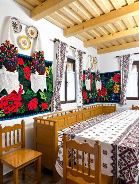 Pension CASUTA DIN MOCIRA from Vadu Izei, Maramureș picture 4