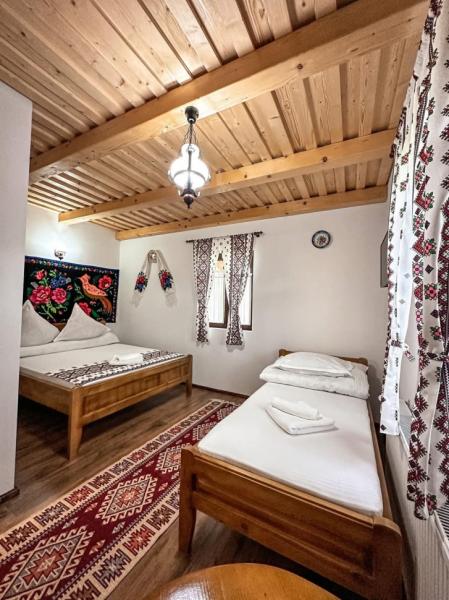 Pension CASUTA DIN MOCIRA from Vadu Izei, Maramureș picture 5