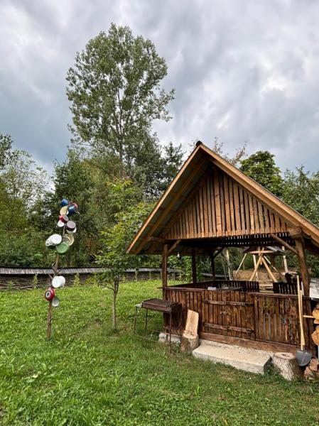 Cabin CASUTELE TUPU from Sarbi, Maramureș picture 2